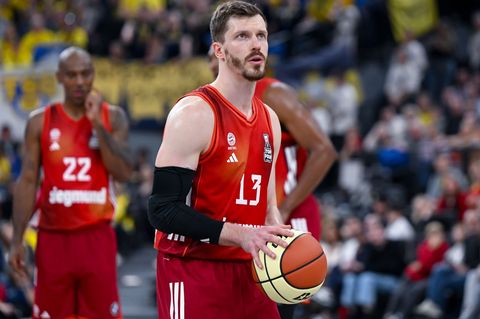 Andreas Obst und die Bayern-Basketballer haben das erste Spiel in den Bundesliga-Playoffs gewonnen. (Archivbild) Foto: Sven Hopp