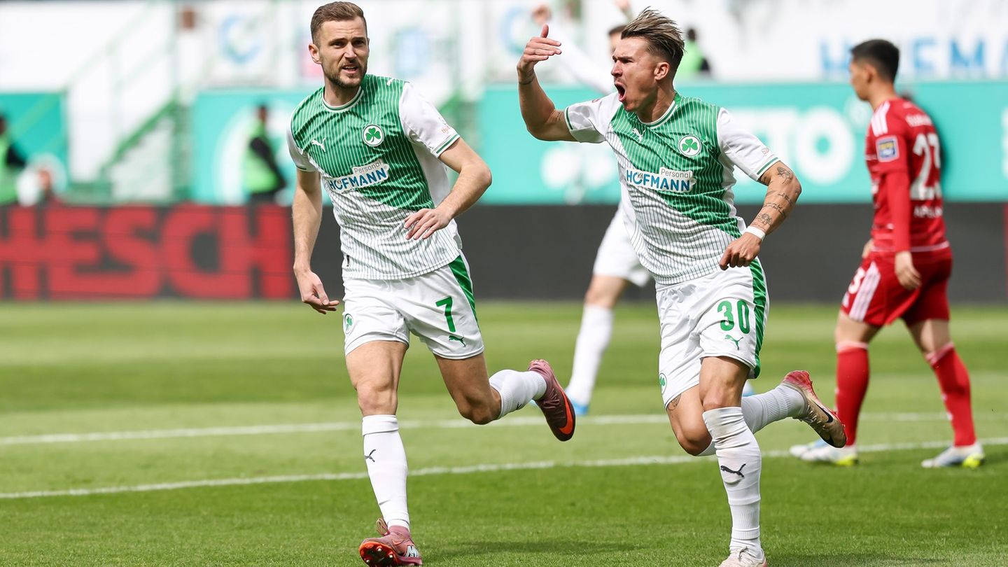2. Fußball-Bundesliga: Klaus und Futkeu schießen Fürth in Relegation: "Verrückt"