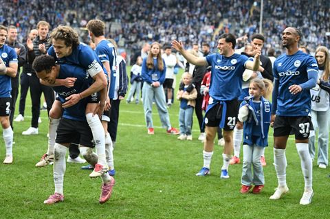Erleichterter Bielefelder Jubel nach einem dramatischen Showdown. Foto: Carmen Jaspersen/dpa