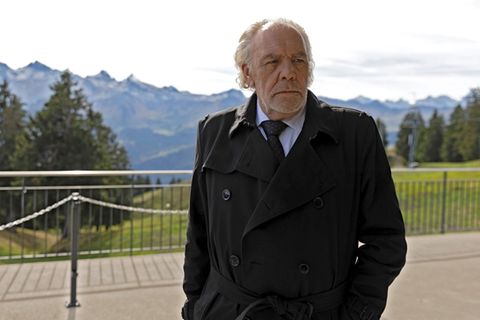 Anwalt Thomas Borchert (Christian Kohlund) muss in diesem "Zürich-Krimi"-Zweiteiler von 2024 eine umfangreiche Mordserie aufklären. Die größte aller Fragen (Teil 2 am kommenden Donnerstag) lautet erst einmal: Was haben die Opfer überhaupt gemein?