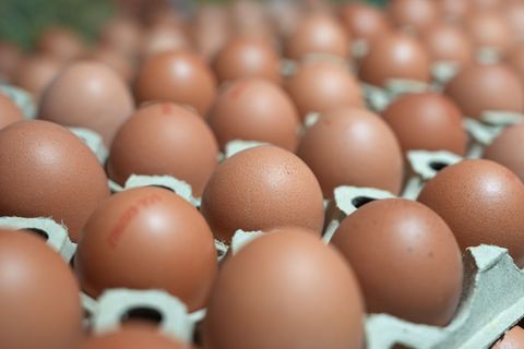 Um fast 14 Prozent haben sich Eier in Hessen im April im Vergleich zum Vorjahresmonat verteuert. (Symbolbild) Foto: Marcus Brand