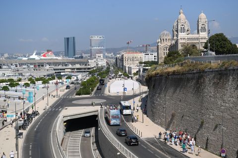 Seit Jahren buhlen Banden um die Vorherrschaft über den Drogenhandel in Marseille. (Symbolbild) Foto: Arne Dedert/dpa