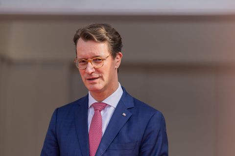 NRW-Ministerpräsident Hendrik Wüst (CDU) möchte die Beziehungen zwischen NRW und Schlesien auf gesellschaftlicher Ebene stärken.