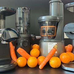 Die Slow Juicer müssen im Test gegen Orangen und Karotten beweisen
