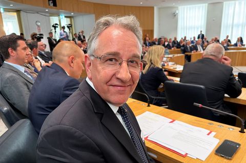 "Wer Hass sät, Menschen gegeneinander ausspielt oder unsere freiheitliche Ordnung untergraben will, wird auf den entschiedenen W