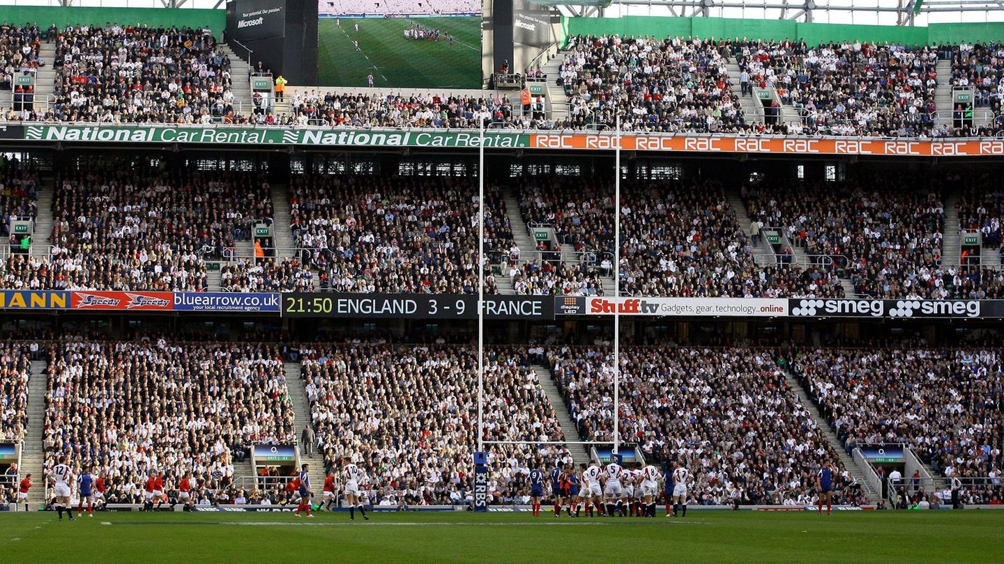 Zuschauerränge im Twickenham Stadion