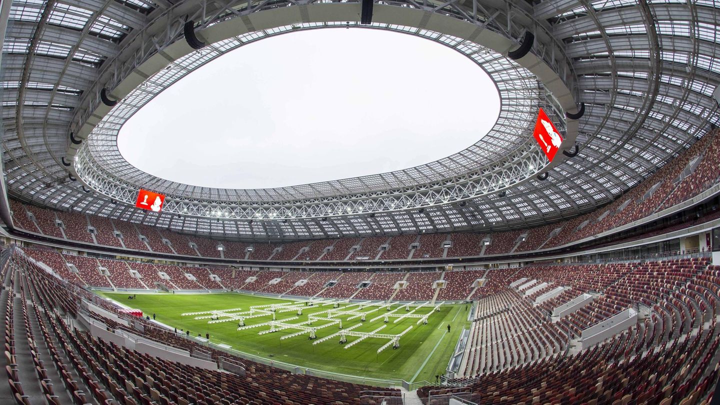 Innenansicht des leeren Luschniki Stadions