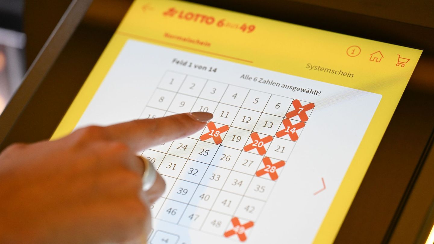 6er im Lotto: Frau streicht Millionengewinn im Lotto ein