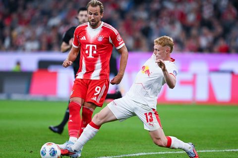 Der FC Bayern um Harry Kane (l) spielt gegen Leipzig in der Saisonvorbereitung. (Archivbild) Foto: Sven Hoppe/dpa