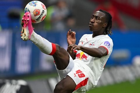 Yan Diomande gewann immerhin einen Titel in seiner Premierensaison. (Archivbild) Foto: Florian Wiegand/dpa