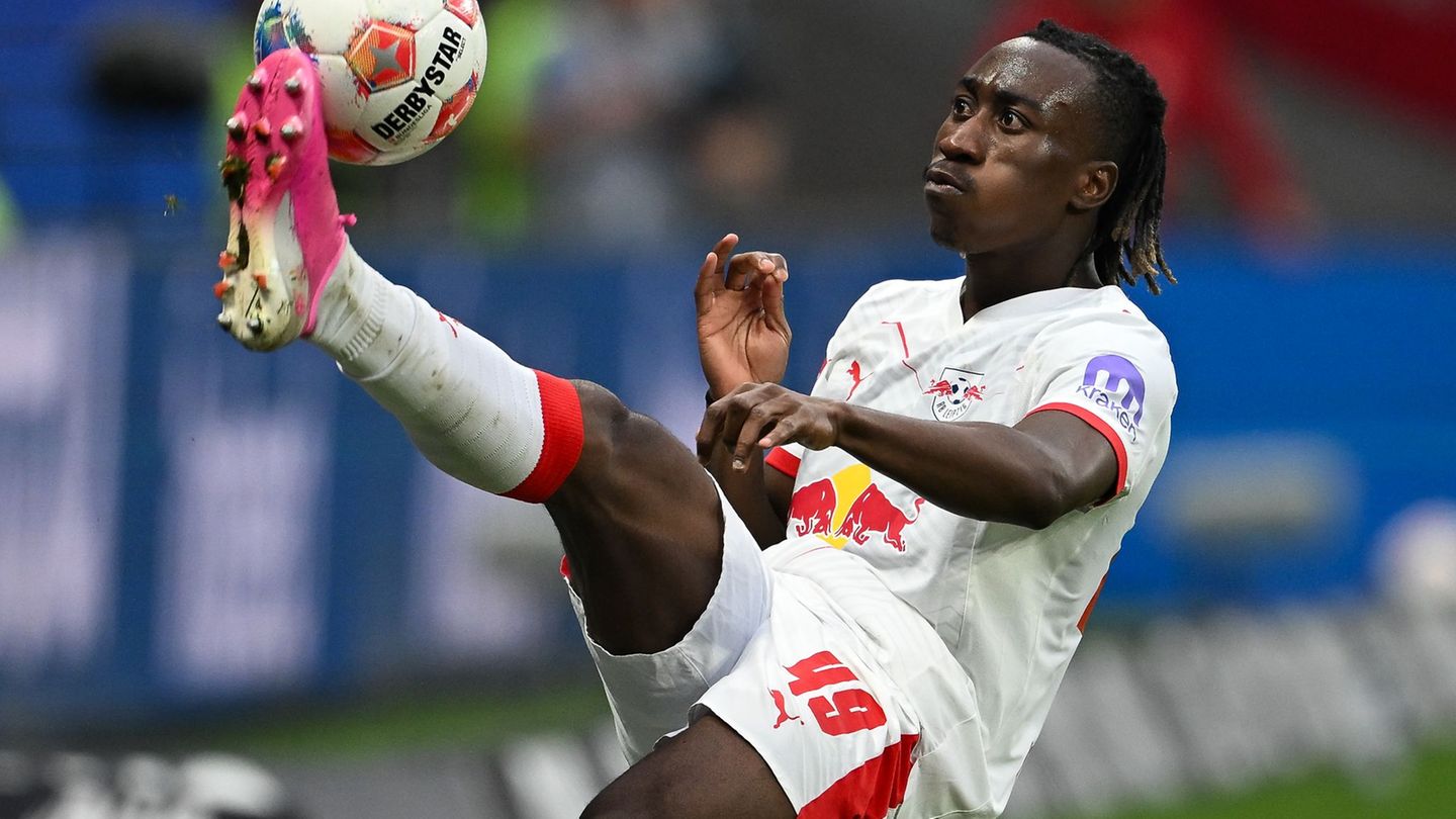 Yan Diomande gewann immerhin einen Titel in seiner Premierensaison. (Archivbild) Foto: Florian Wiegand/dpa