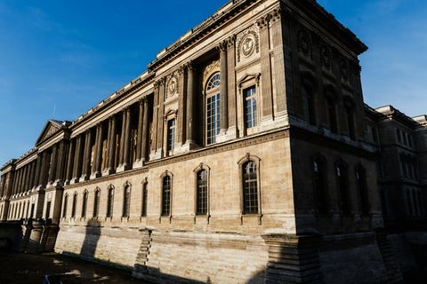 Ostfassade des Louvre-Museums
