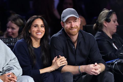 Royals: Prinz Harry und Ehefrau Meghan, er trägt eine Schirmmütze