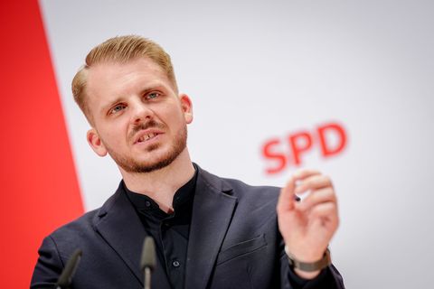 SPD-Generalsekretär Tim Klüssendorf will das Thema Mietendeckel in der Koalition auf die Tagesordnung bringen. Foto: Kay Nietfel