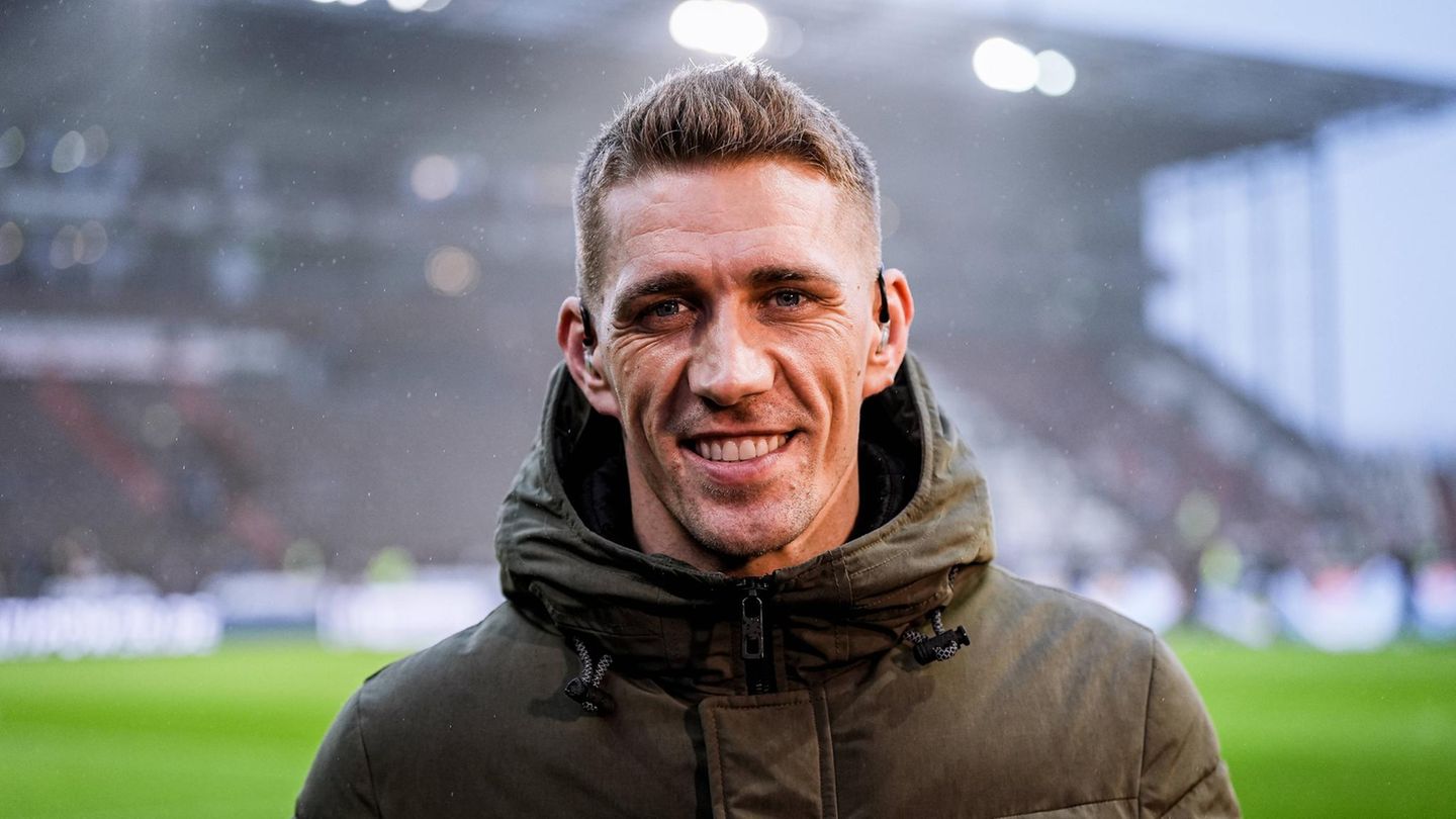Nils Petersen als TV-Experte im Millerntorstadion