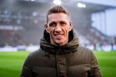 Nils Petersen als TV-Experte im Millerntorstadion