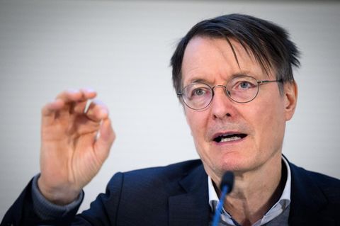 Ebola in Afrika: Sind Sie auch so alarmiert wie die WHO, Herr Lauterbach?