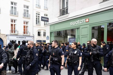 Swatch Audemars Piguet Shop Paris Polizeieinsatz