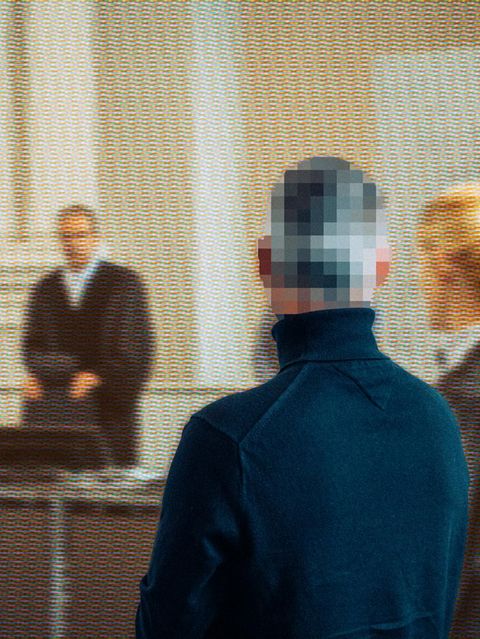 Der angeklagte Physiotherapeut neben seiner Anwältin vor dem Landgericht Ellwangen