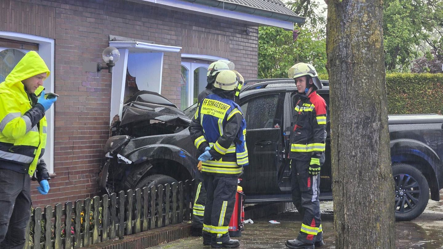 Die Frau war mit zwei Kindern im Auto unterwegs. (Symbolbild) Foto: --/nwm-tv/dpa