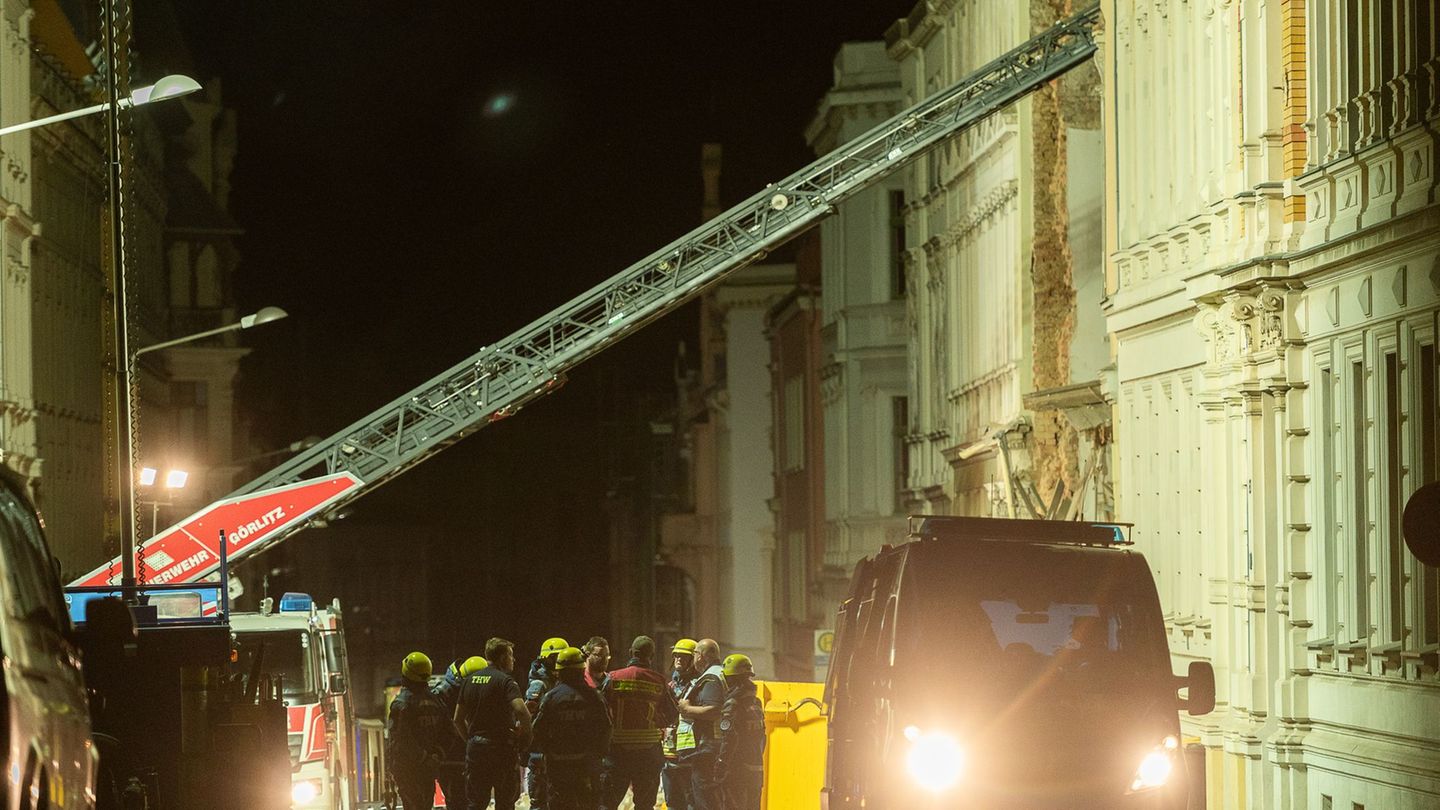 Lage unklar: Haus in Görlitz eingestürzt - Zwei Vermisste wohlauf