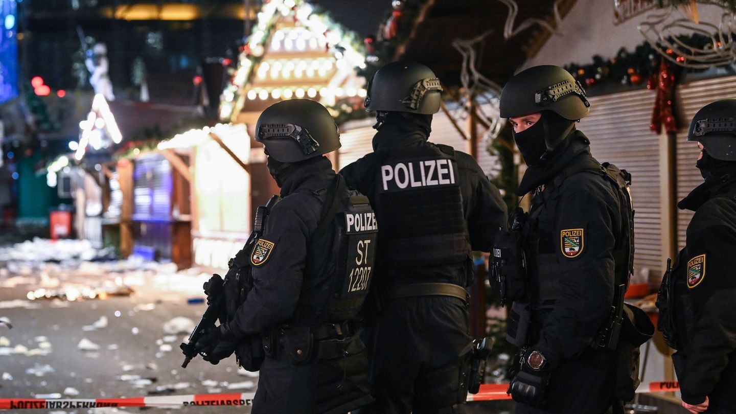 Fünf Frauen und ein neunjähriger Junge starben bei dem Anschlag. (Archivbild) Foto: Heiko Rebsch/dpa