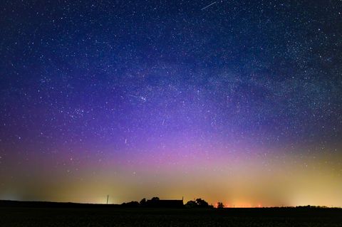 Die Esa-Mission soll untersuchen, wie das Schutzschild der Erde auf Sonnenwind reagiert. (Archivbild) Foto: Patrick Pleul/dpa