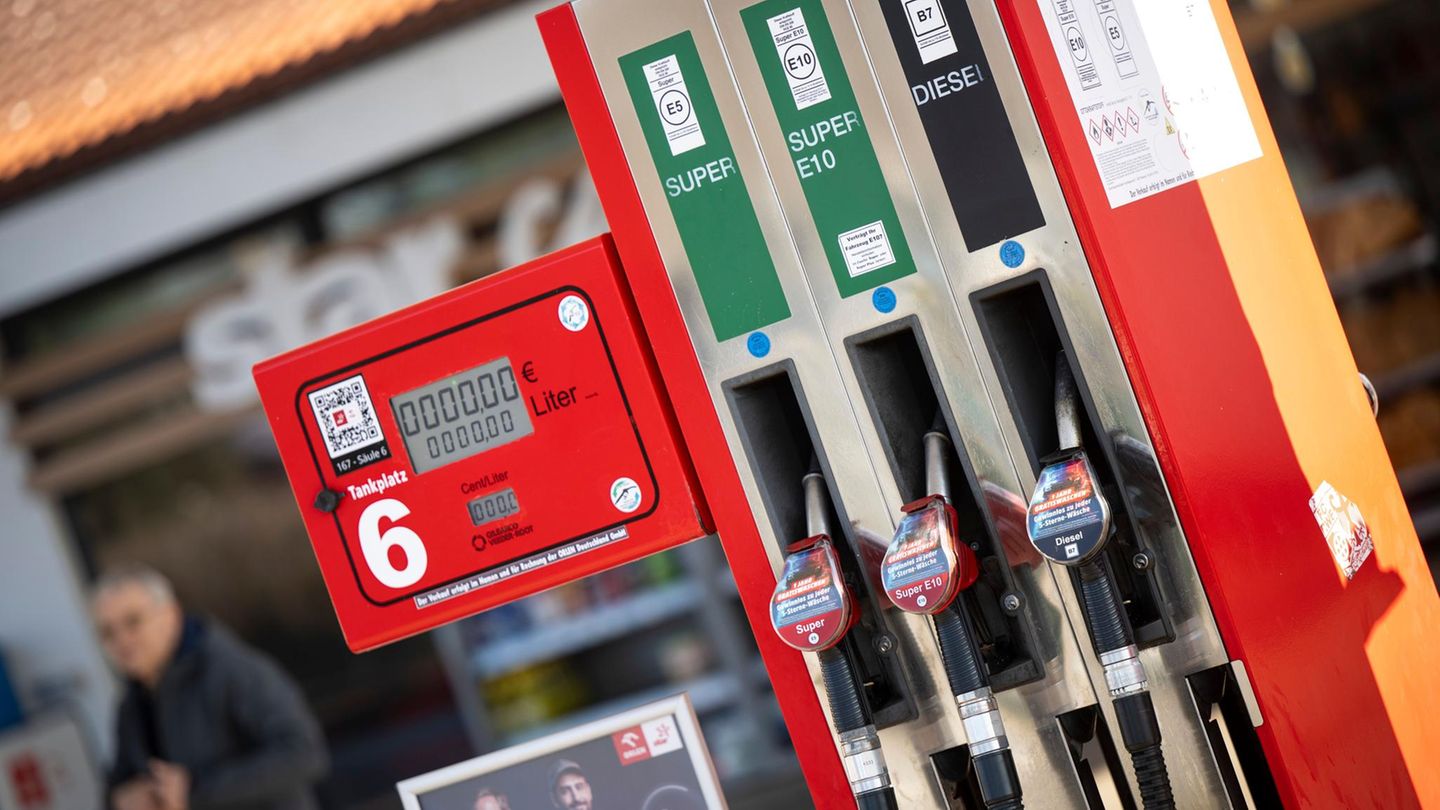 Zapfsäule an einer Tankstelle