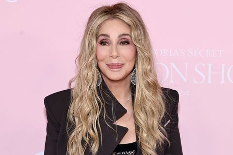 Sie ist und bleibt das große Vorbild für alle Stars, die nicht altern wollen: Cher ist inzwischen 80, sieht aber definitiv nicht danach aus.