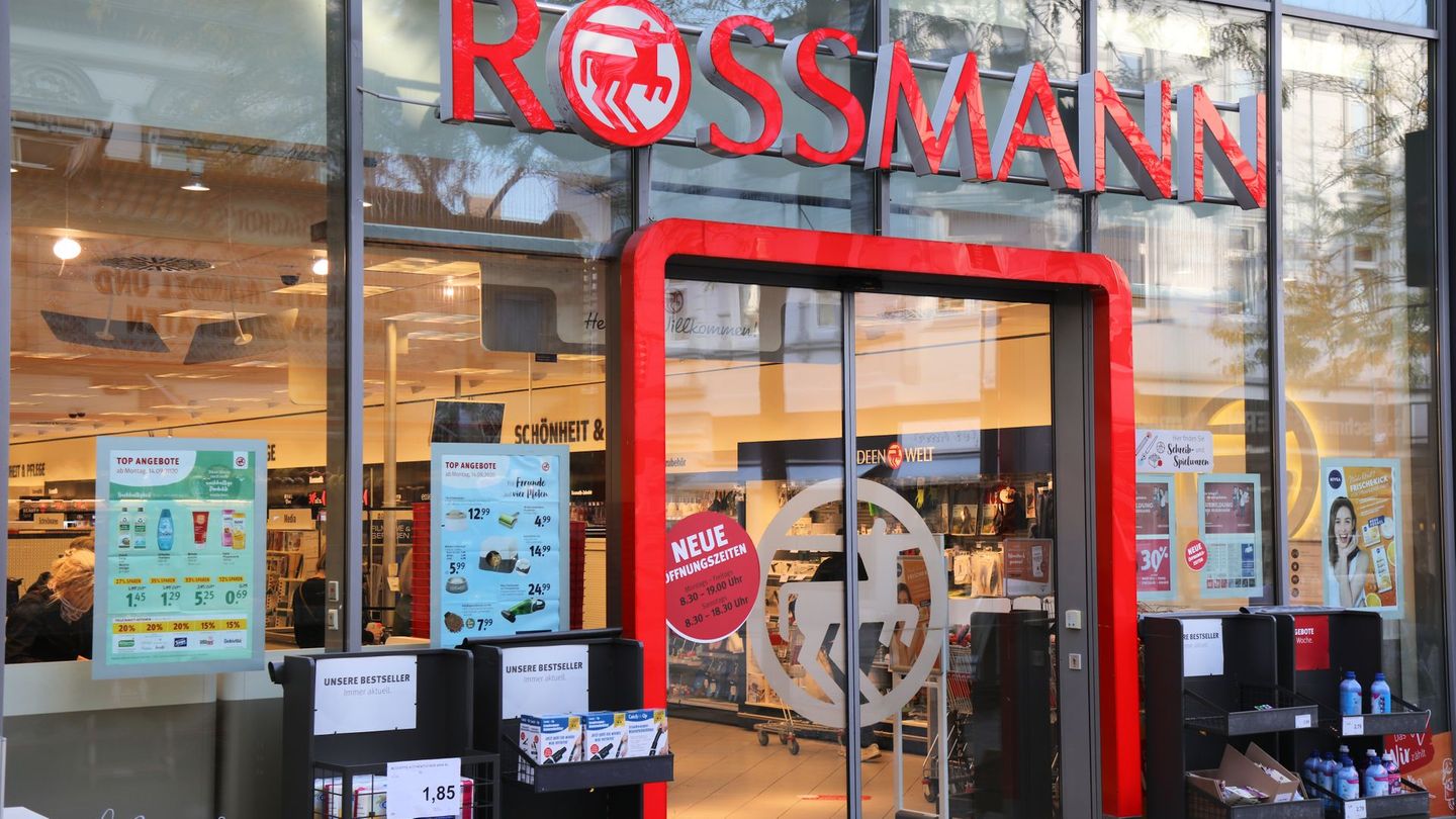 Rossmann appelliert an Käuferinnen und Käufer, die vom Rückruf betroffenen Maiswaffeln nicht mehr zu verzehren.