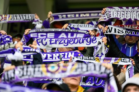 Der FC Erzgebirge Aue hält die finanzielle Potenz auch nach dem Abstieg hoch. (Archivbild) Foto: Robert Michael/dpa