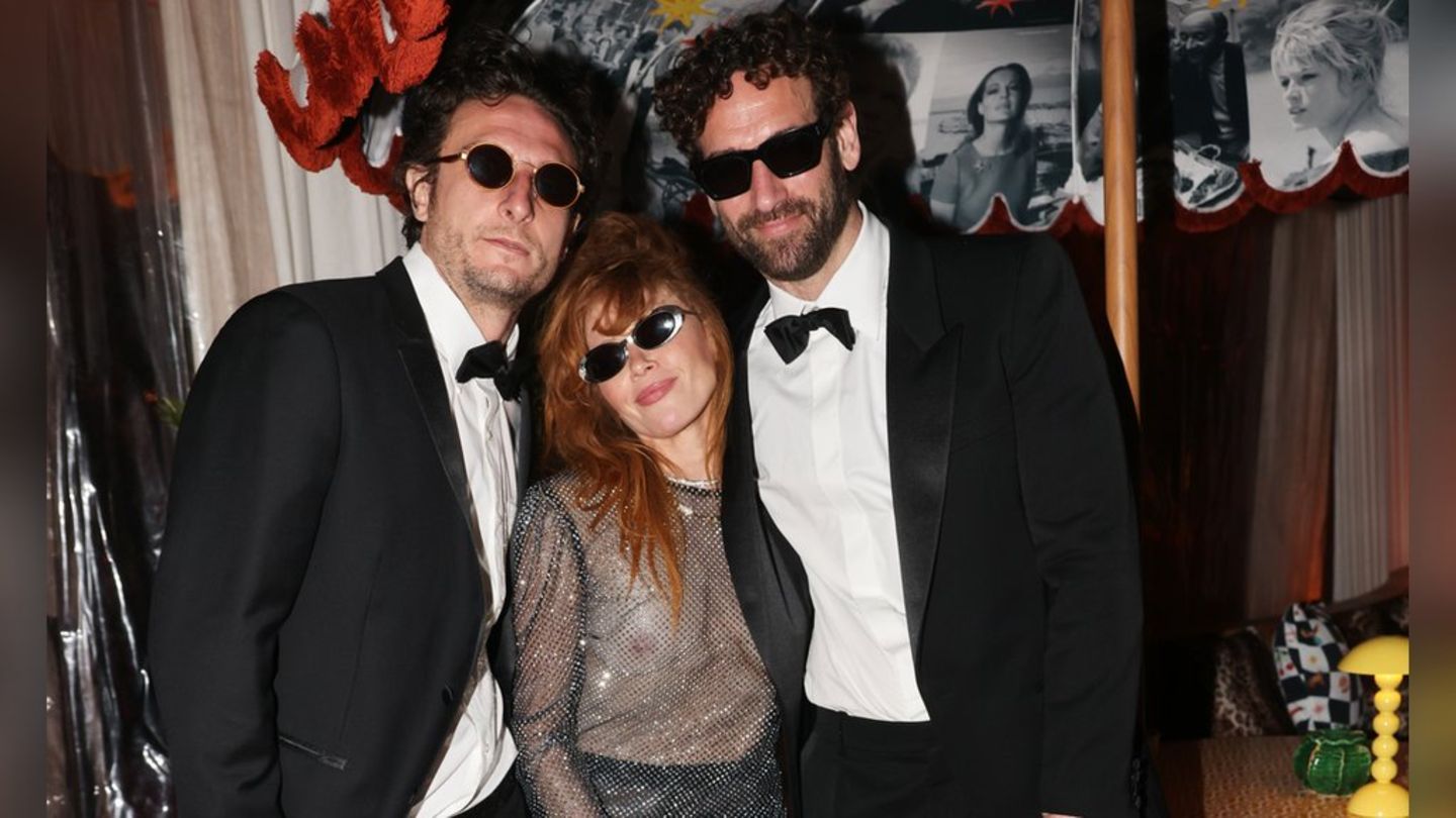 Natasha Lyonne in Cannes mit ihrem Freund Matthew Avedon (r.)