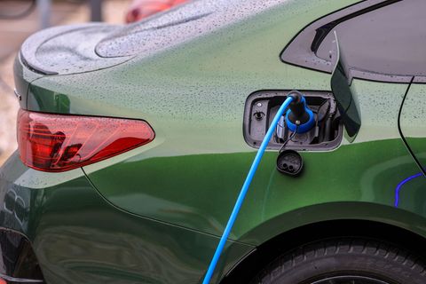 Die neue Bundesförderung für Elektroautos kann jetzt beantragt werden (Archivbild). Foto: Jan Woitas/dpa