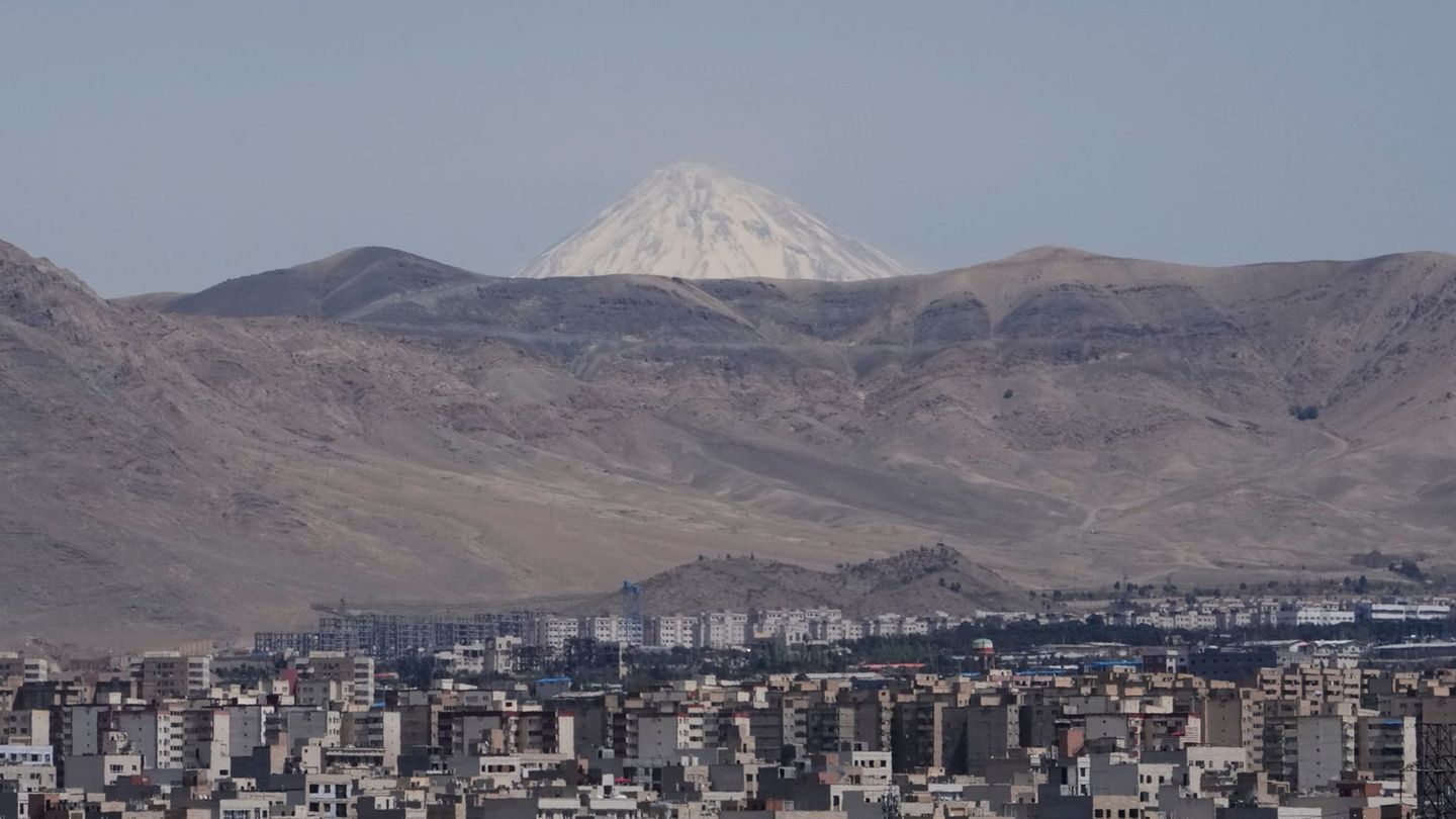 In der iranischen Hauptstadt Teheran startet der Handel an der Börse wieder. (Symbolbild) Foto: Vahid Salemi/AP/dpa