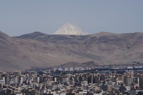 In der iranischen Hauptstadt Teheran startet der Handel an der Börse wieder. (Symbolbild) Foto: Vahid Salemi/AP/dpa