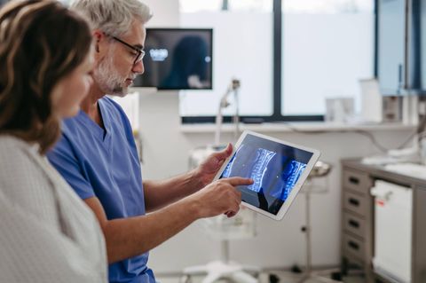 Wir nennen Ihnen ausgezeichnete Kliniken im Bereich Lungenkrebs