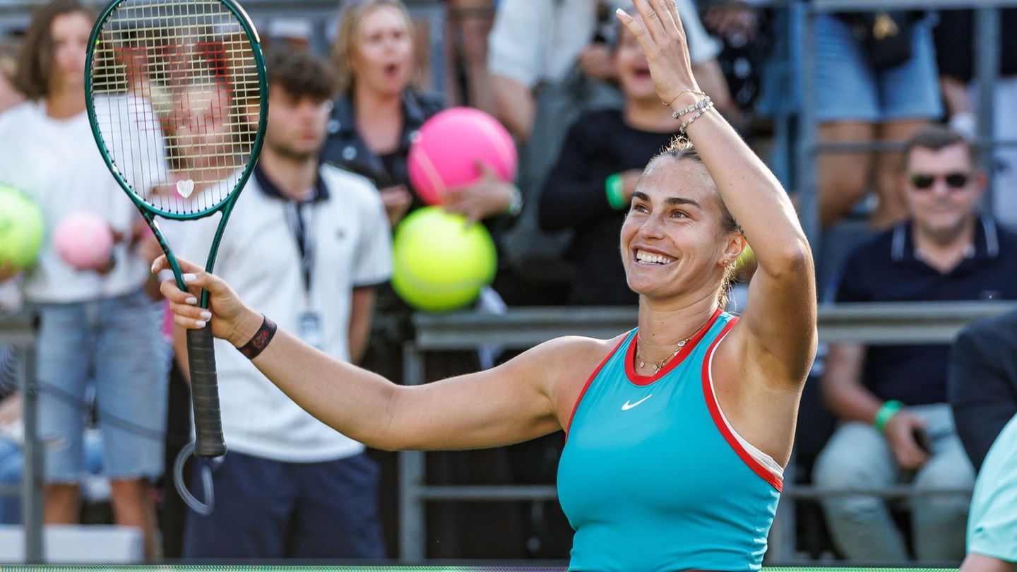 Die Weltranglisten-Erste Aryna Sabalenka schlägt erneut in Berlin auf. (Archivbild) Foto: Andreas Gora/dpa