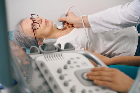 Wir nennen Ihnen ausgezeichnete Kliniken für Schilddrüsenchirurgie