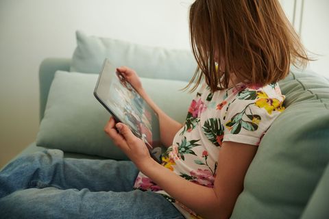 Kinder und Jugendliche sind im Netz vielen Gefahren ausgesetzt - Experten von Jugendschutz.net registrierten mehr als 15.000 Jug