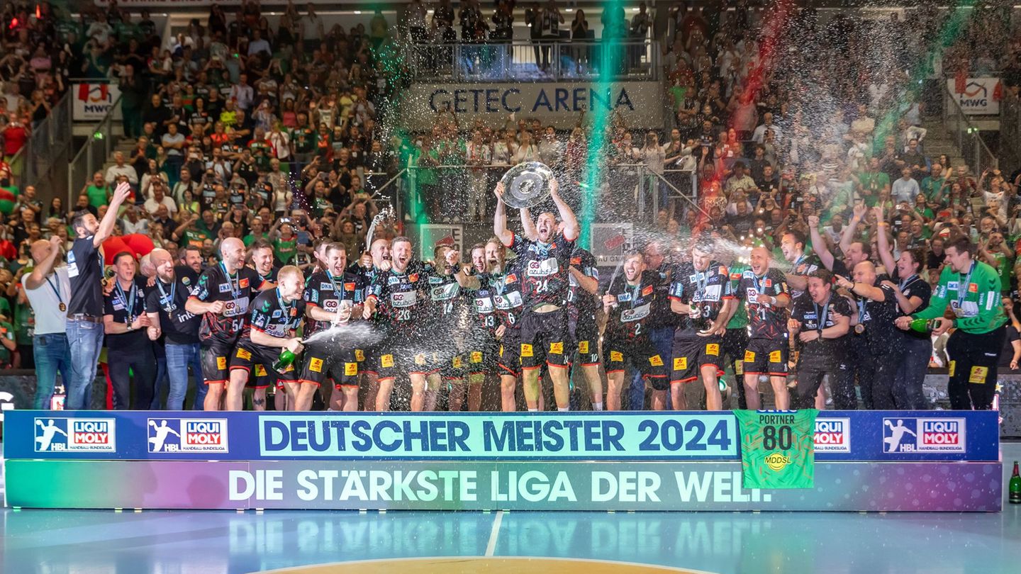 Der SC Magdeburg könnte schon am Donnerstag wie zuletzt 2024 den deutschen Meistertitel bejubeln. (Archivbild) Foto: Andreas Gor