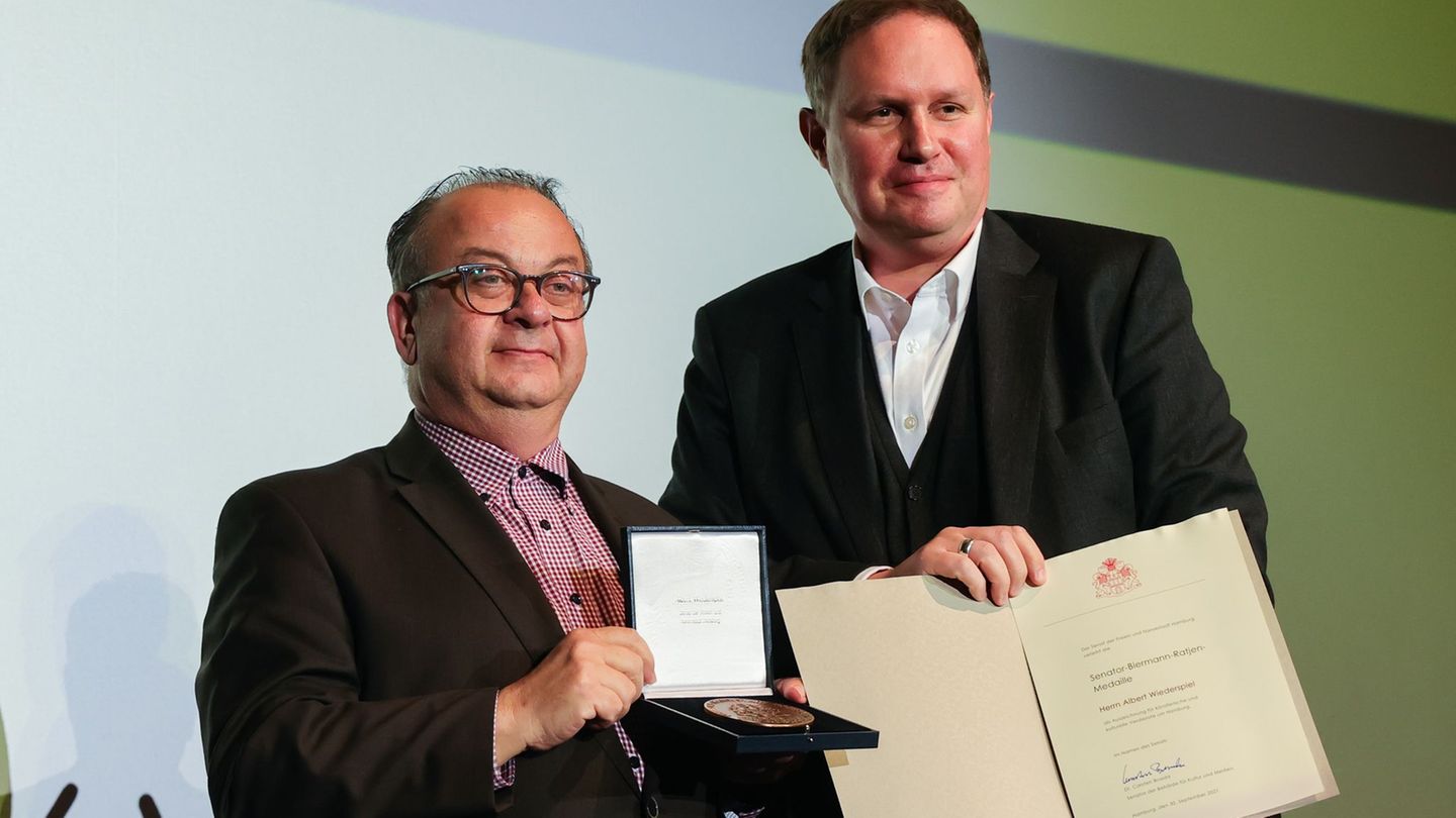 Der Hamburger Senat verleiht künftig anstelle der Senator-Biermann-Ratjen-Medaille die Medaille für Kunst und Kultur in Hamburg:
