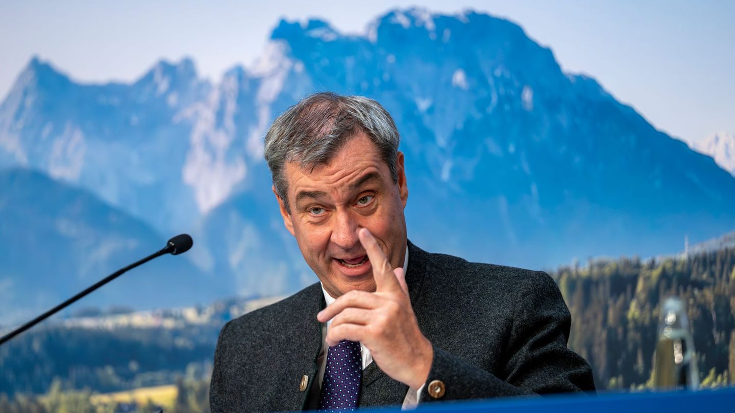 Markus Söder bleibt bei seinen Reiseplänen nach Tschechien. Foto: Peter Kneffel/dpa