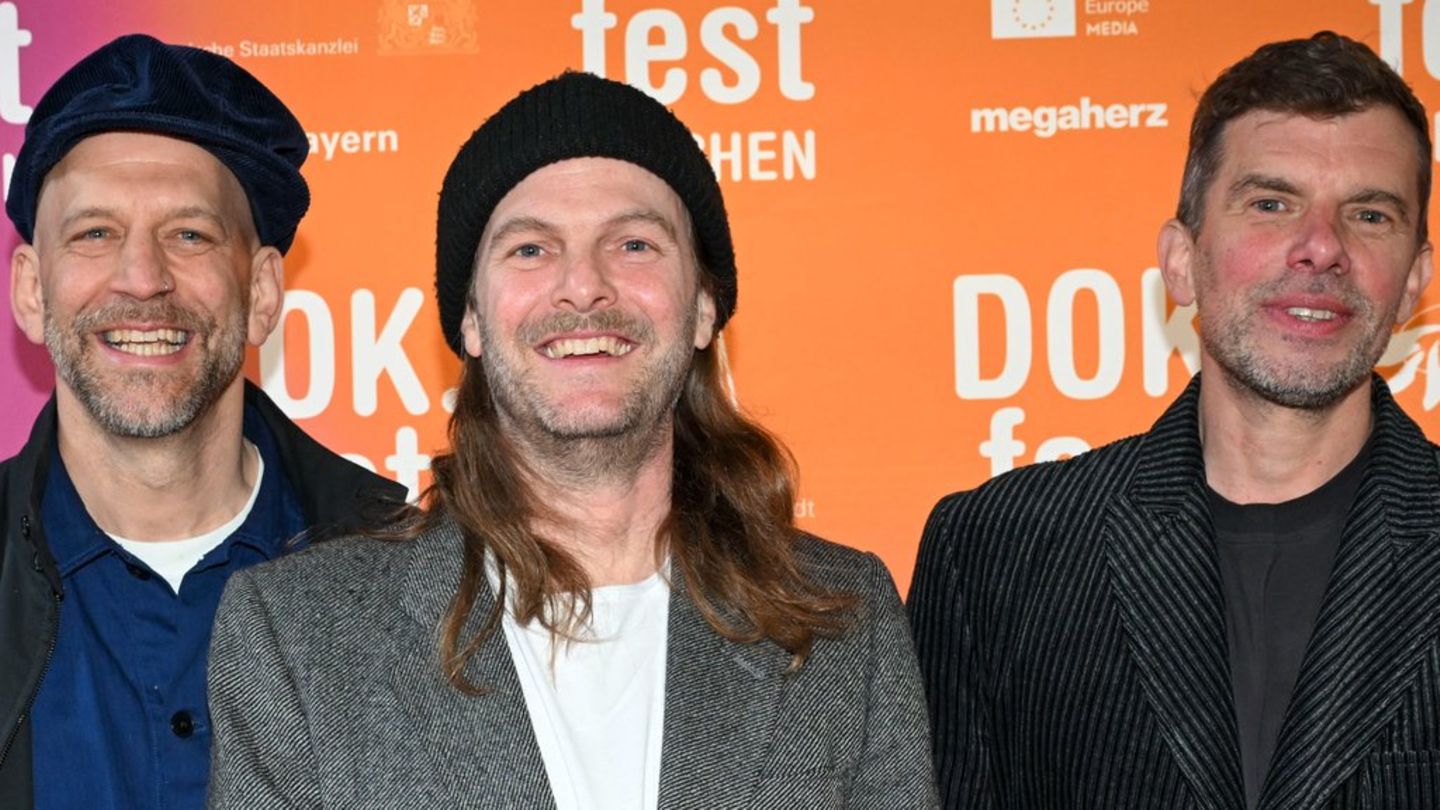Florian "Flo" Weber, Peter Brugger und Rüdiger "Rüde" Linhof - die Sportfreunde Stiller - feierten die Weltpremiere ihrer TV-D