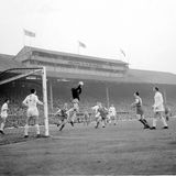 Die erste deutsche Mannschaft in einem internationalen Finale ist Eintracht Frankfurt. Im Endspiel des Europapokals der Landesmeister kassieren die Adler gegen Real Madrid eine 7:3-Niederlage im legendären Hampden Park in Glasgow.