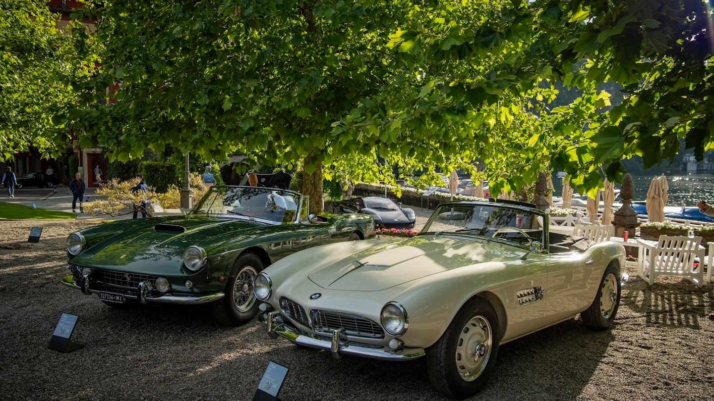 Zwei grüne BMW 507
