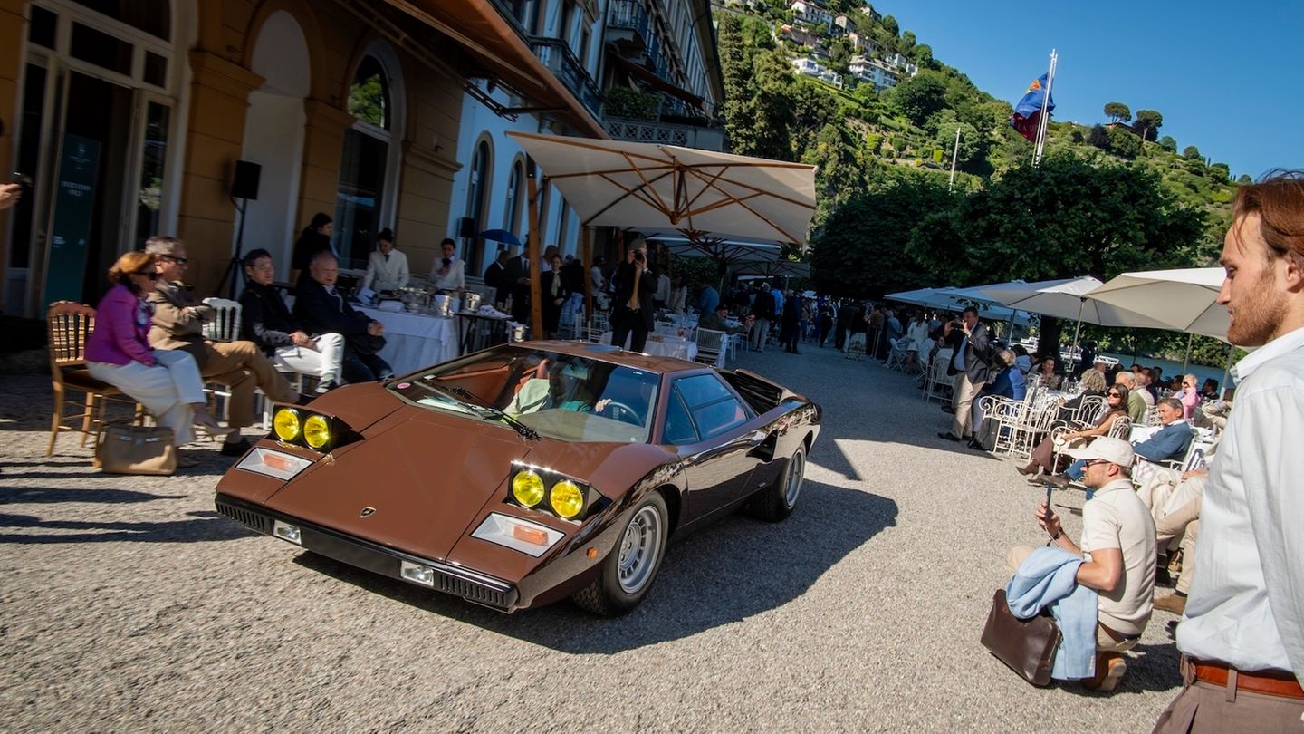 Ein brauner Lamborghini Countach