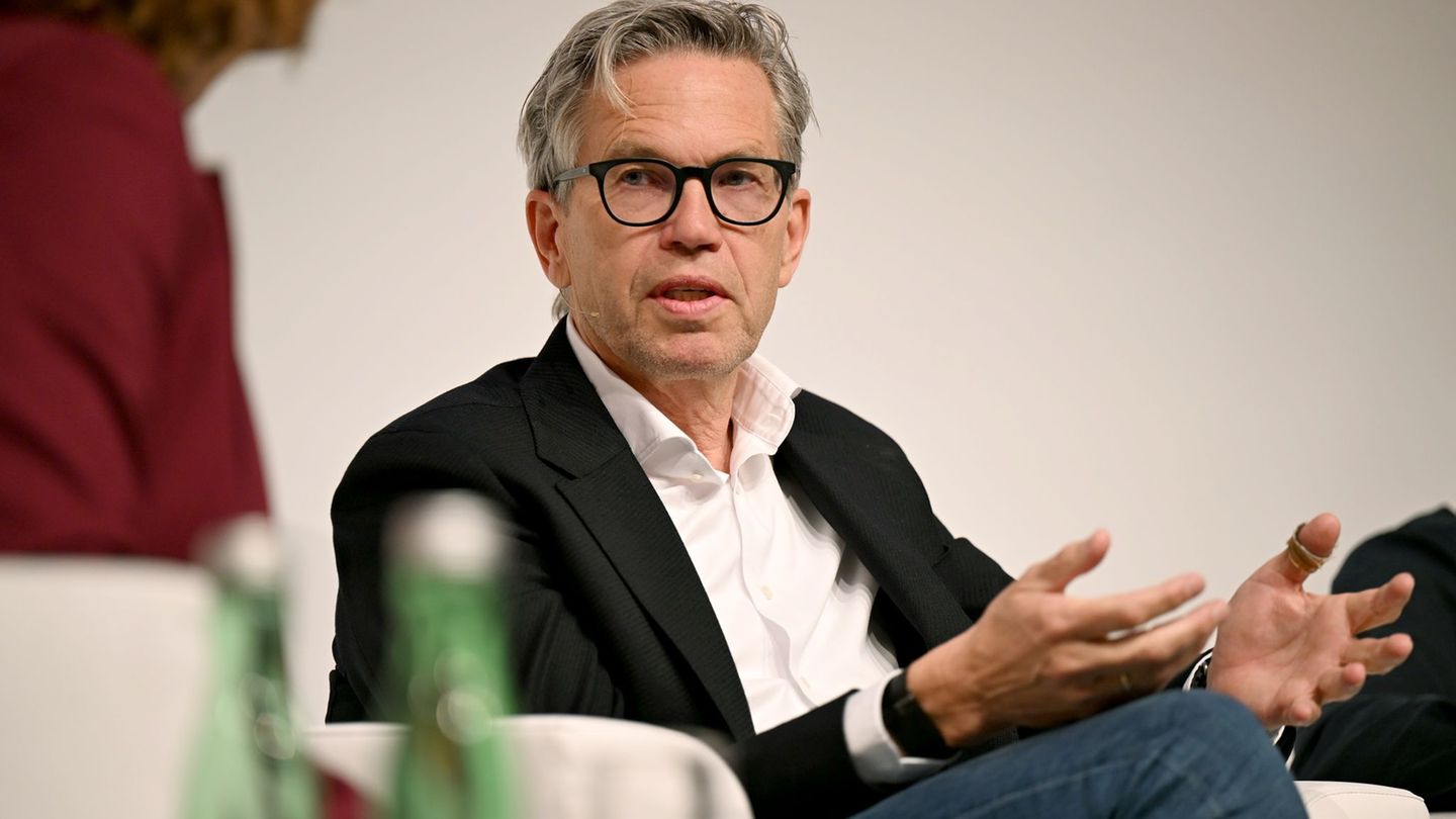 Raus aus dem guten alten DSL-Internet, fordert Vodafone-Deutschlandchef Marcel de Groot. Foto: Wolf von Dewitz/dpa