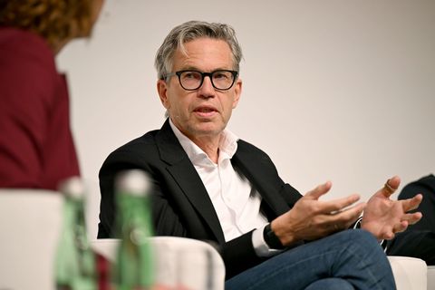 Raus aus dem guten alten DSL-Internet, fordert Vodafone-Deutschlandchef Marcel de Groot. Foto: Wolf von Dewitz/dpa