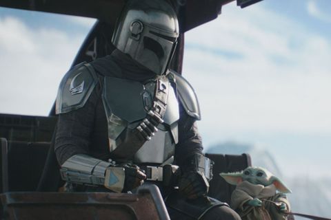 Machen wieder die "Star Wars"-Galaxis unsicher: der von Pedro Pascal gespielte Mandalorianer und sein Schützling Grogu in "The