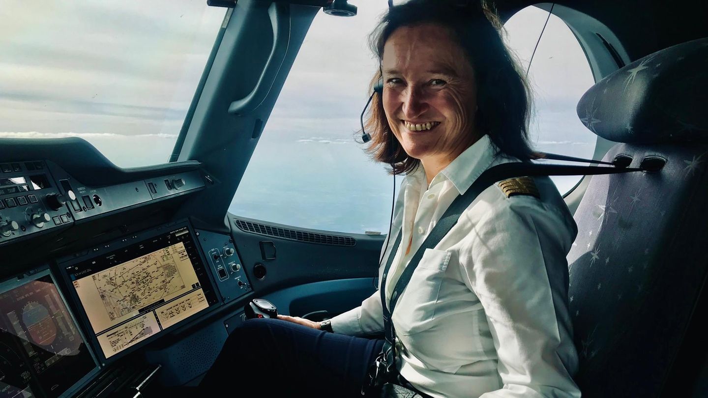 Cordula Pflaum ist eine der ersten Pilotinnen Deutschlands, erste Langstrecken-Kapitänin und Ausbilderin bei der Lufthansa